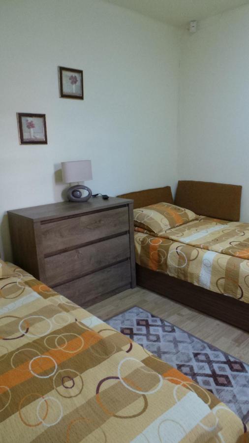 Rozalia Apartman Дьюла Экстерьер фото