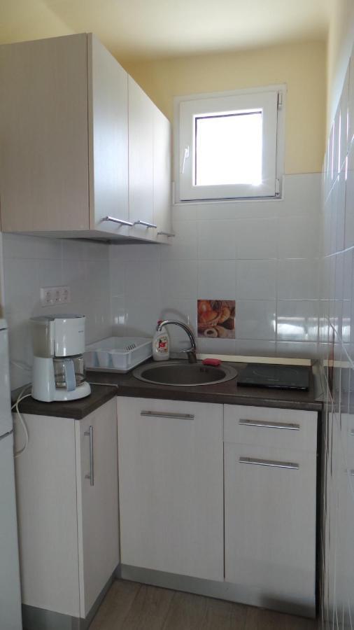 Rozalia Apartman Дьюла Экстерьер фото