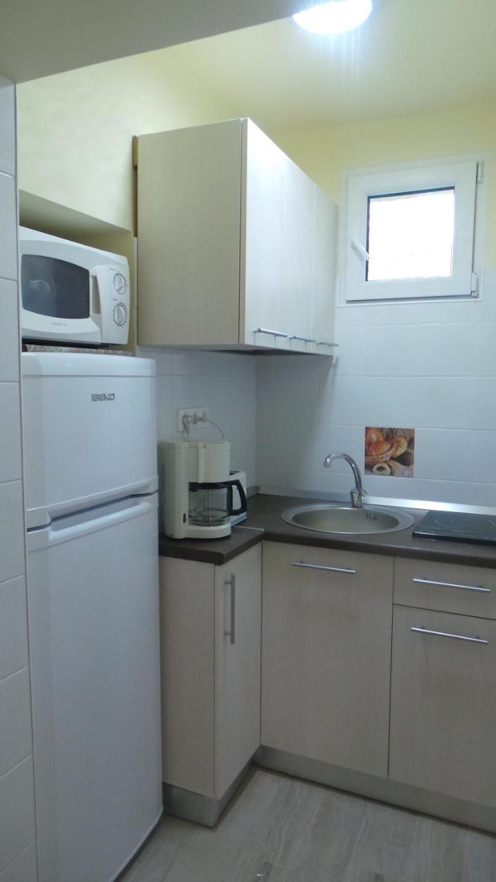 Rozalia Apartman Дьюла Экстерьер фото